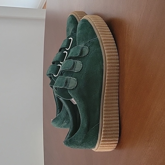 UO Suède Velcro Sneakee - Picture 2 of 6